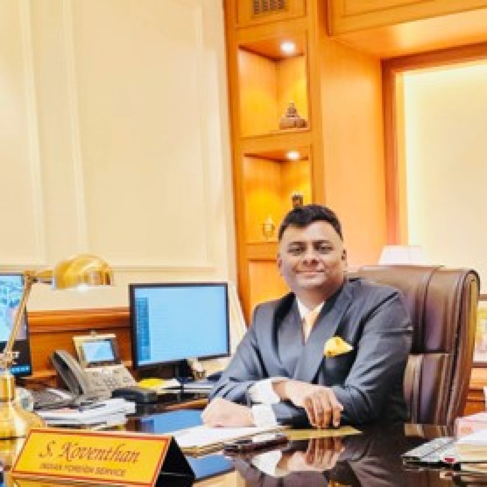 1781693312_Mr.S.Koventhan.jpg (1600×1600)