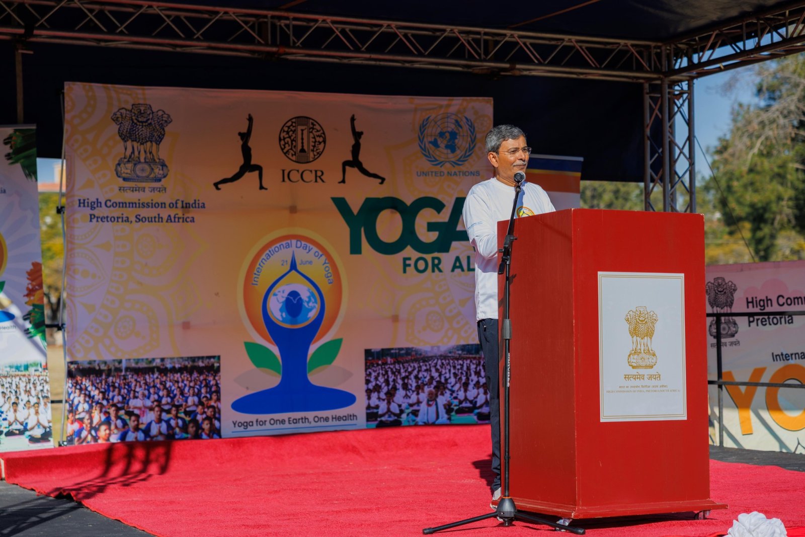 11th International Day of Yoga celebrated with great enthusiasm at the Iconic Union Building, South Lawns, Pretoria with the participation of South African & Indian community members.  The Yoga Trainers/ Teachers of various Yoga Institutes, kids, students enjoyed the various segments of Yoga i.e. Yoga poses/ asanas, meditation and laughter yoga.  On this occasion, High Commissioner Prabhat Kumar felicitated the Yoga Trainers.