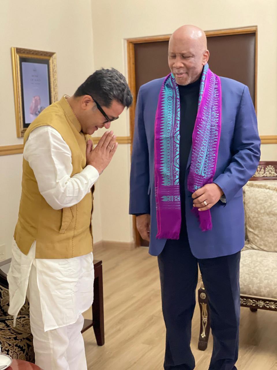 During his visit to the Kingdom of Lesotho, the Hon. Minister of State for External Affairs, Shri Pabitra Margherita called on His Majesty King Letsie III of Lesotho in Maseru, and conveyed greetings of President Droupadi Murmu & Prime Minister Shri  Narendra Modi ji.