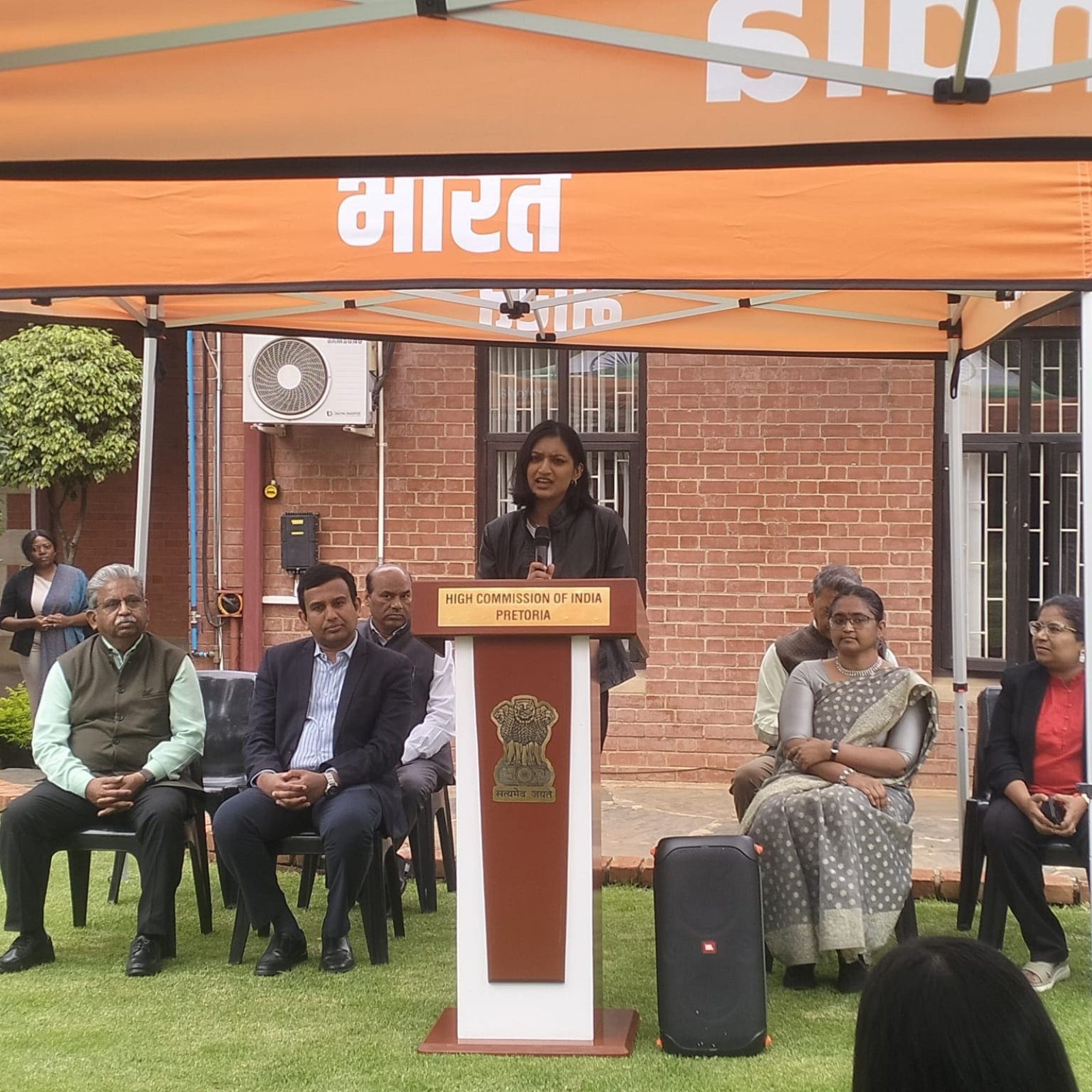 High Commission of India hosted the the winning team who represented INDIA at the Debate of the University of Pretoria and WON the First Prize. The students of the winning team shared their experiences that how they prepared themselves and their perspectives on India.  The debate was held on the University of Pretoria's International Relations (IPL) 220 Model United Nations (MUN) Debate and topic was