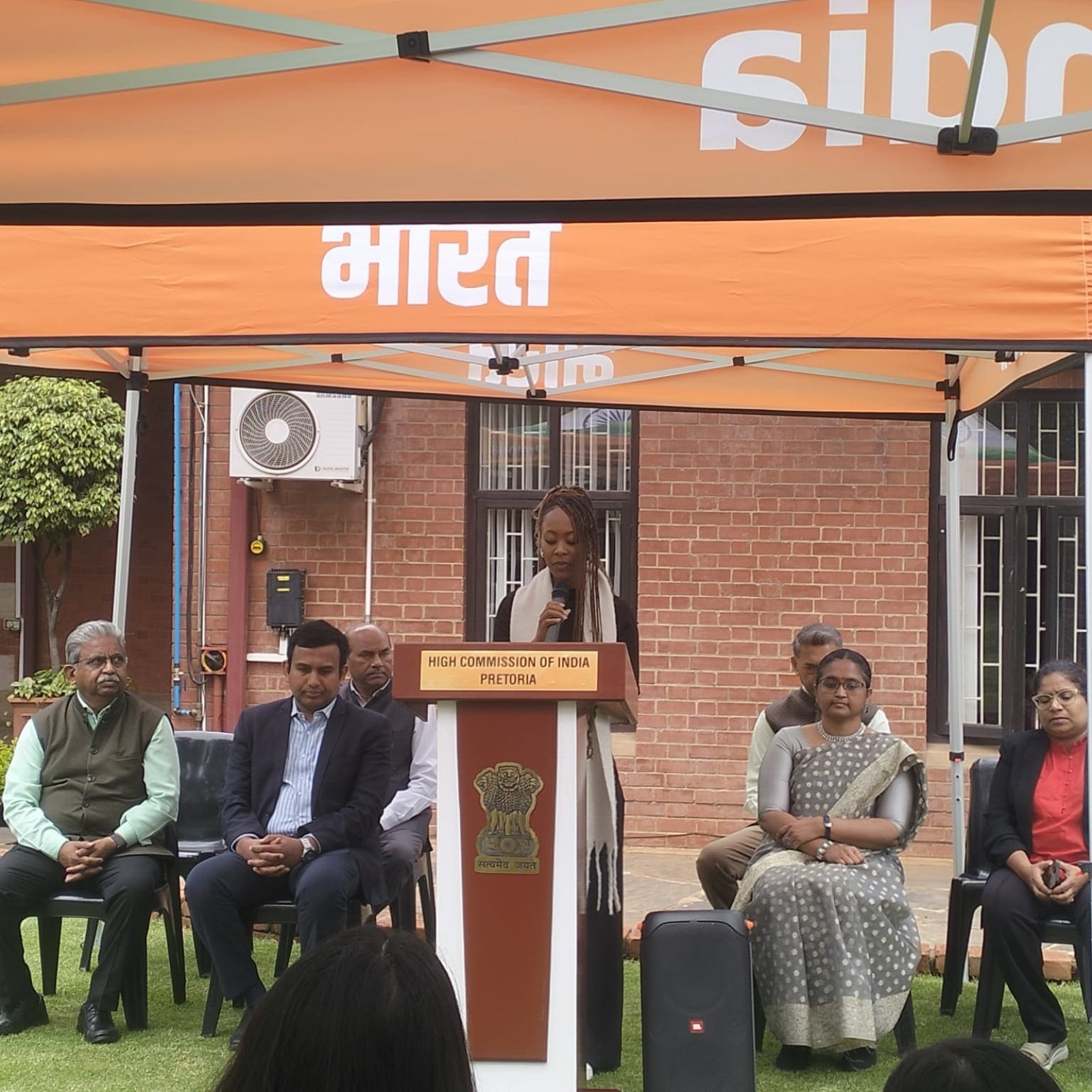 High Commission of India hosted the the winning team who represented INDIA at the Debate of the University of Pretoria and WON the First Prize. The students of the winning team shared their experiences that how they prepared themselves and their perspectives on India.  The debate was held on the University of Pretoria's International Relations (IPL) 220 Model United Nations (MUN) Debate and topic was