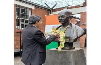 High Commissioner Shri Prabhat Kumar and Consul General Shri Mahesh Kumar paid floral tribute to Gandhiji at Constitution Hill and Tolstoy farm on the occasion of Gandhi Jayanti.